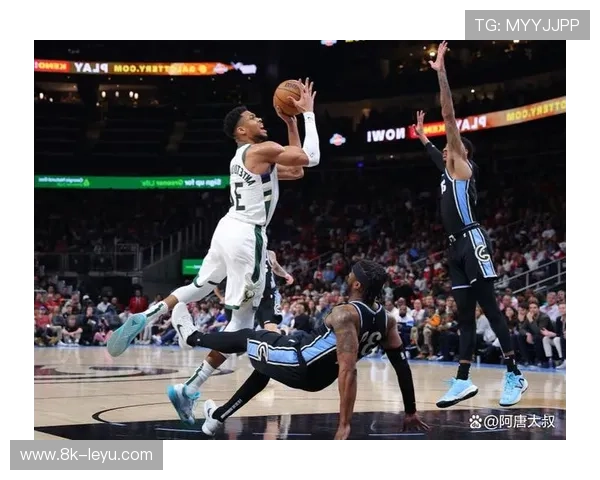 雄鹿客场挑战老鹰，字母哥与约翰逊锋线对决成焦点